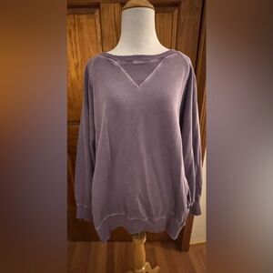 Zenana 2X (18-22) Lilac pigment dyed sweatshirt. 
Pre-owned in EUC